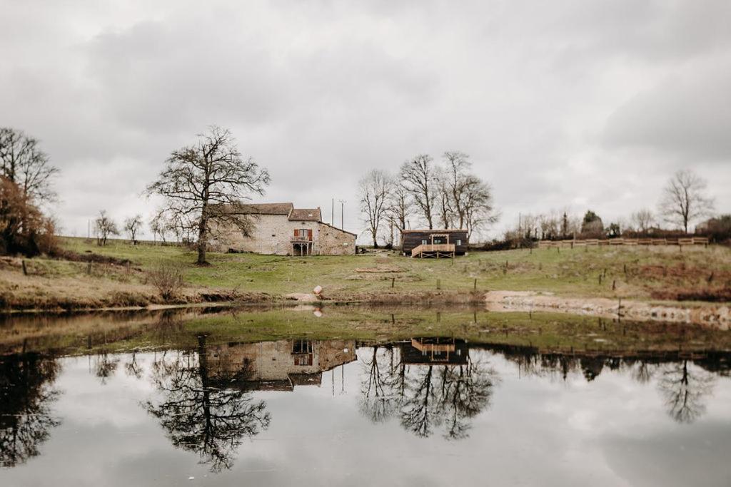 La Ferme Du Pont De Maumy, Cabane Au Bord De L'Etang Et Bain Nordique Busserolles 外观 照片