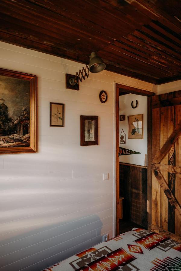 La Ferme Du Pont De Maumy, Cabane Au Bord De L'Etang Et Bain Nordique Busserolles 外观 照片