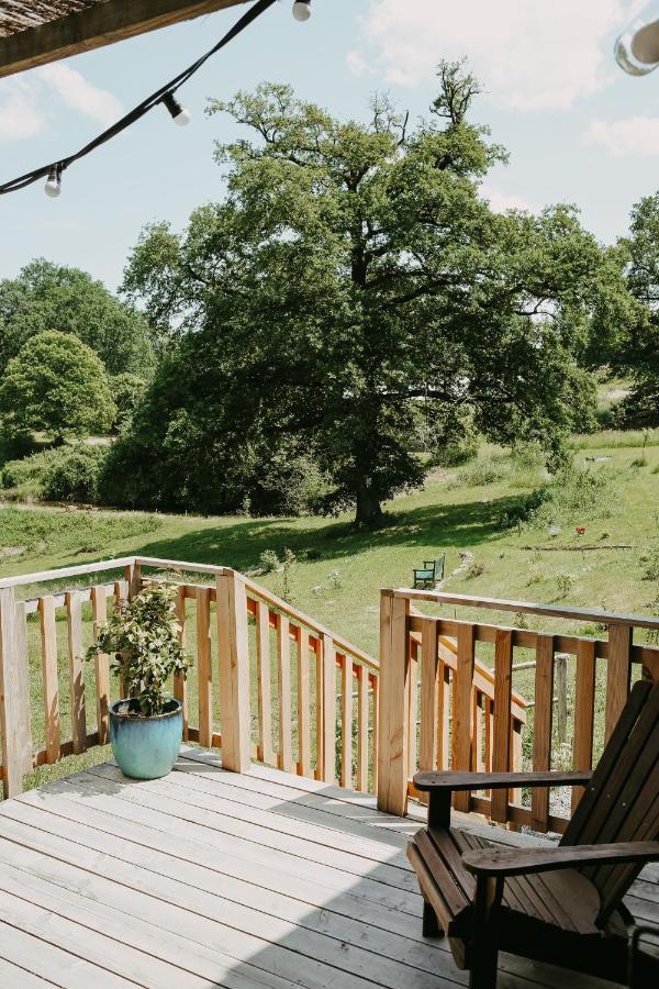 La Ferme Du Pont De Maumy, Cabane Au Bord De L'Etang Et Bain Nordique Busserolles 外观 照片