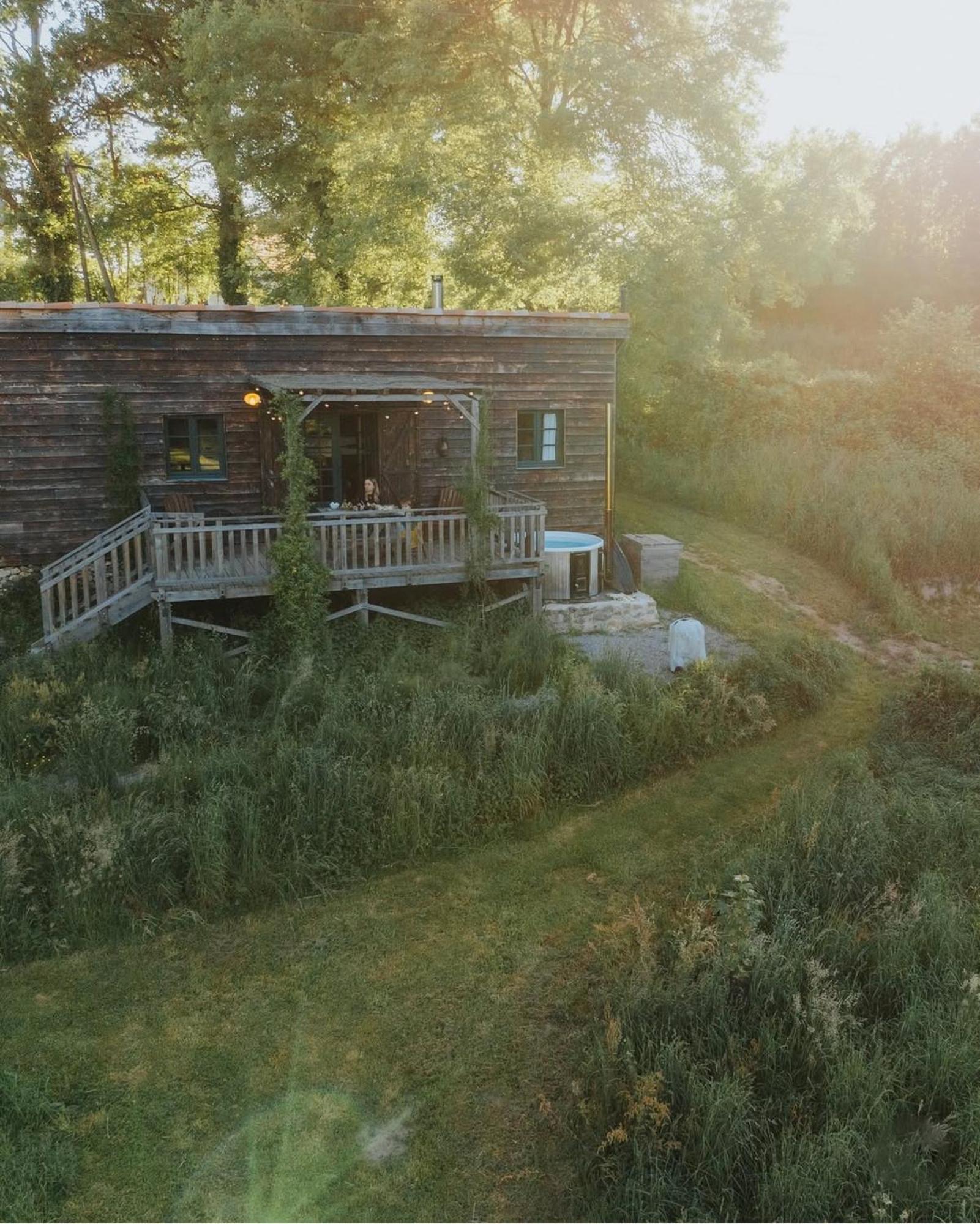 La Ferme Du Pont De Maumy, Cabane Au Bord De L'Etang Et Bain Nordique Busserolles 外观 照片